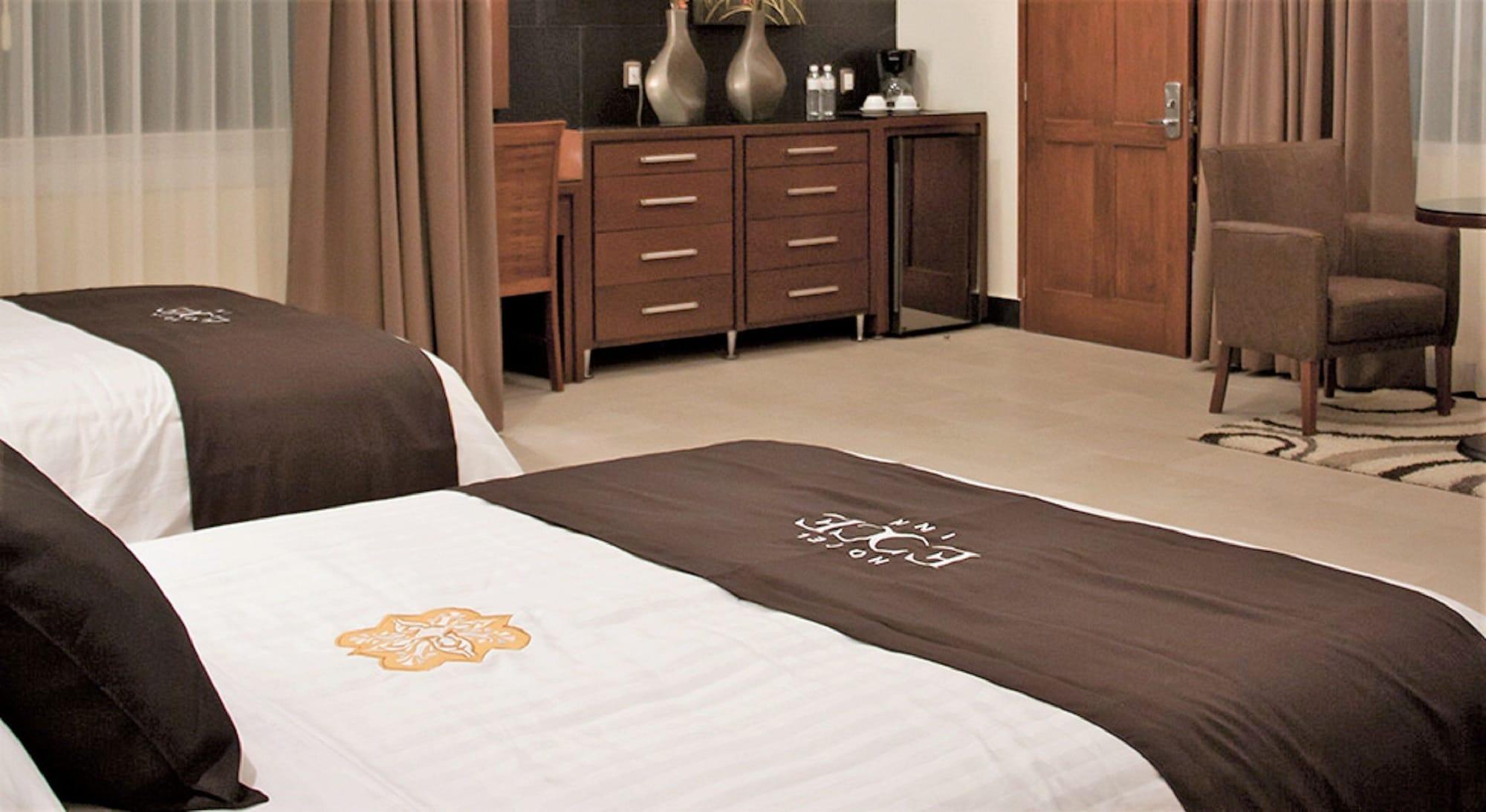 Hotel Ecce Inn&Spa Silao Exterior foto A bed runner